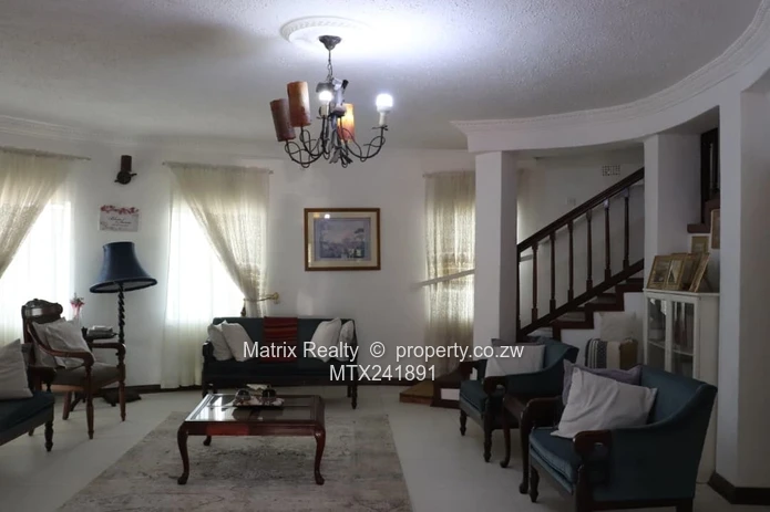 5 Bedroom Signature Residence in Helensvale