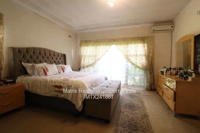 Family Home in Borrowdale Brooke Estate