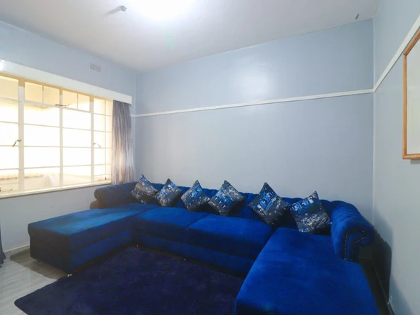 2 Bedroom Flat & Apartment