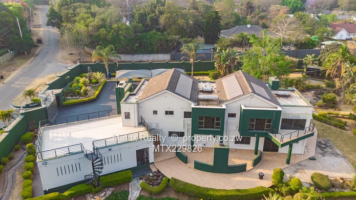 5 Bedroom House in Borrowdale